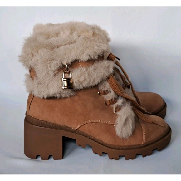 Shoedazzle Laela Bootie Lug Sole Light Tan Faux Fur Laced NIB JustFab Sz 6.5 - Picture 1 of 10